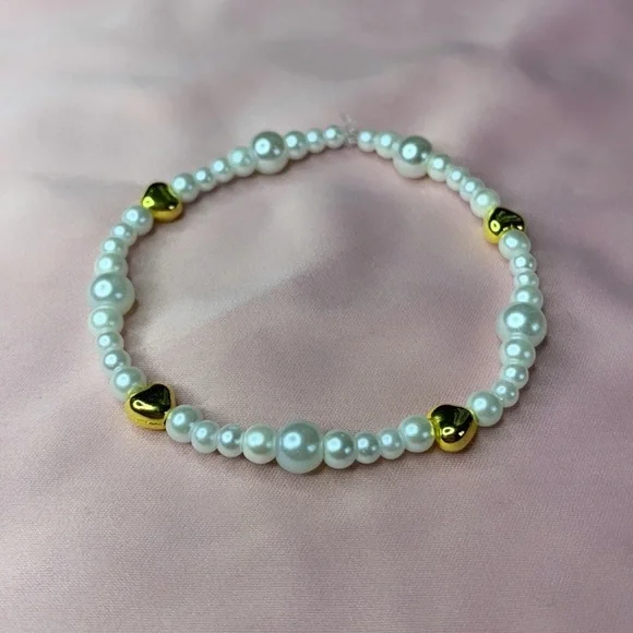 5/$20 ENTIRE SHOP CLEARANCE Valentines “lovely” bracelet 💛 - Picture 3 of 6